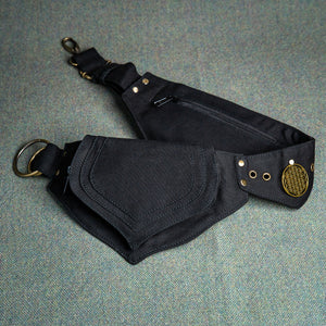 Adjustable size multi pocket belt
