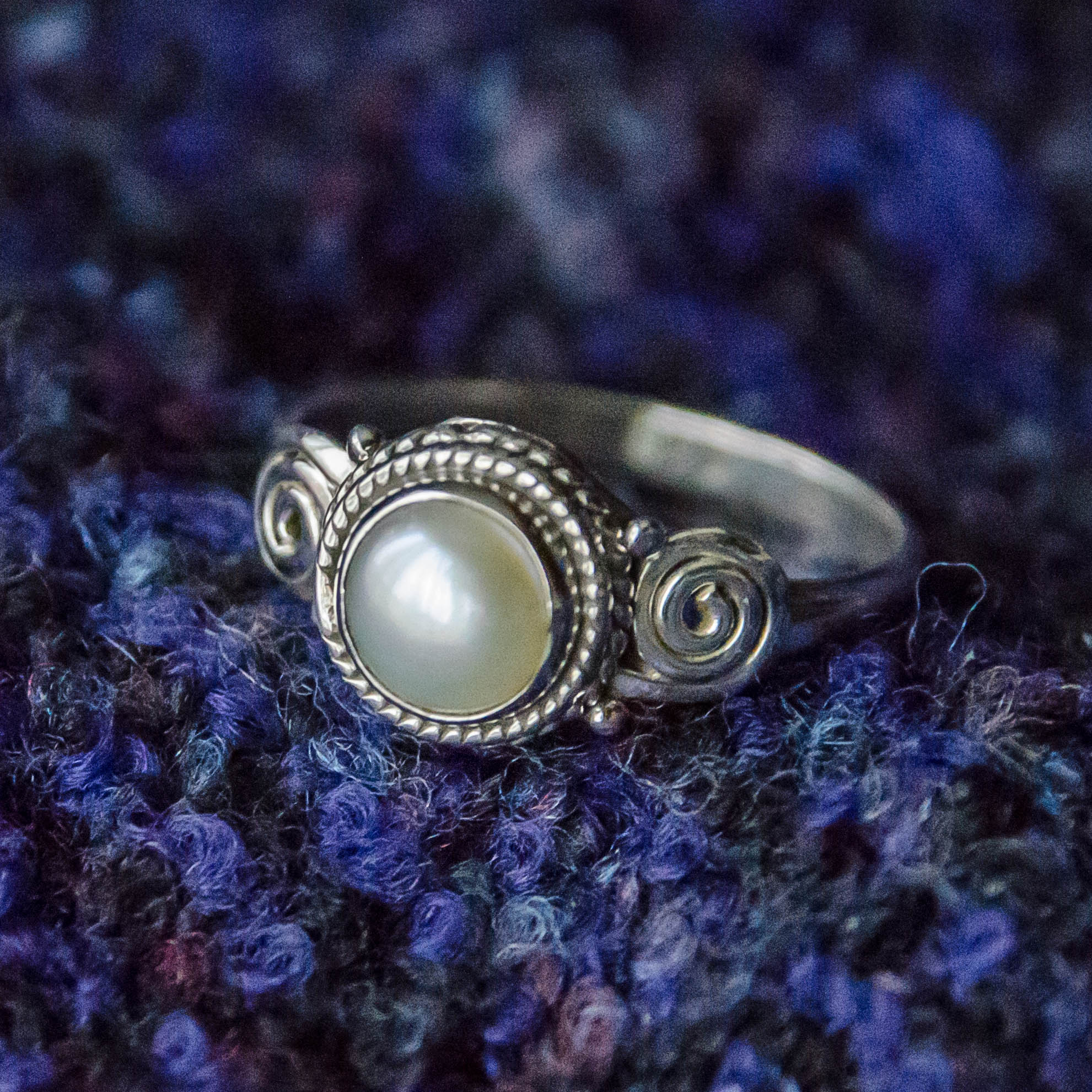 Cathedral Sterling Silver Pearl Solitaire Ring | Hyo Silver