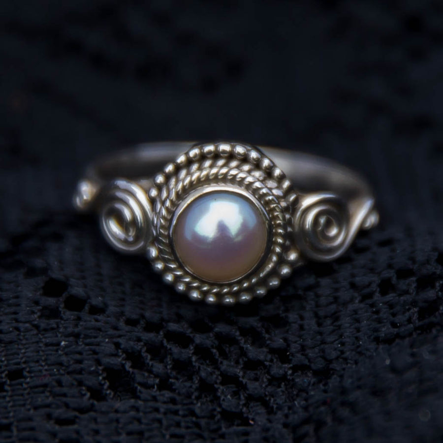 Jai Ring - Silver - Pearl - Ekeko Crafts